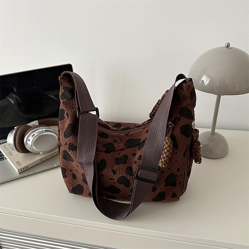 Fashi Cow Print Corduroy Shoulder Bags for Women Large Capacity Multi-Pocket Ladies Messenger Bag Simple Casual Handbags Tote
Fashi Cow Print Corduroy Shoulder Bags for Women Large Capacity Multi-Pocket Ladies Messenger Bag Simple Casual Handbags Tote