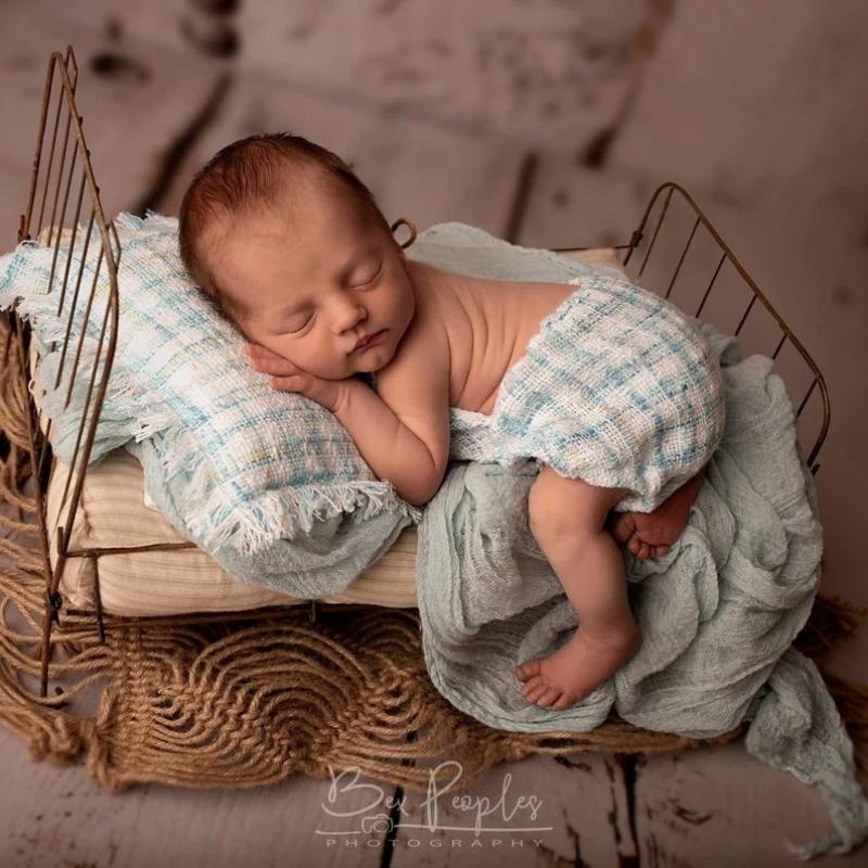 European American Newborn Photography Prop Set 22cm 15cm Size Infant Pillow Frame Boy Girl Studio Shooting Auxiliary Supply Gear Fabric
European American Newborn Photography Prop Set 22cm 15cm Size Infant Pillow Frame Boy Girl Studio Shooting Auxiliary Supply Gear Fabric