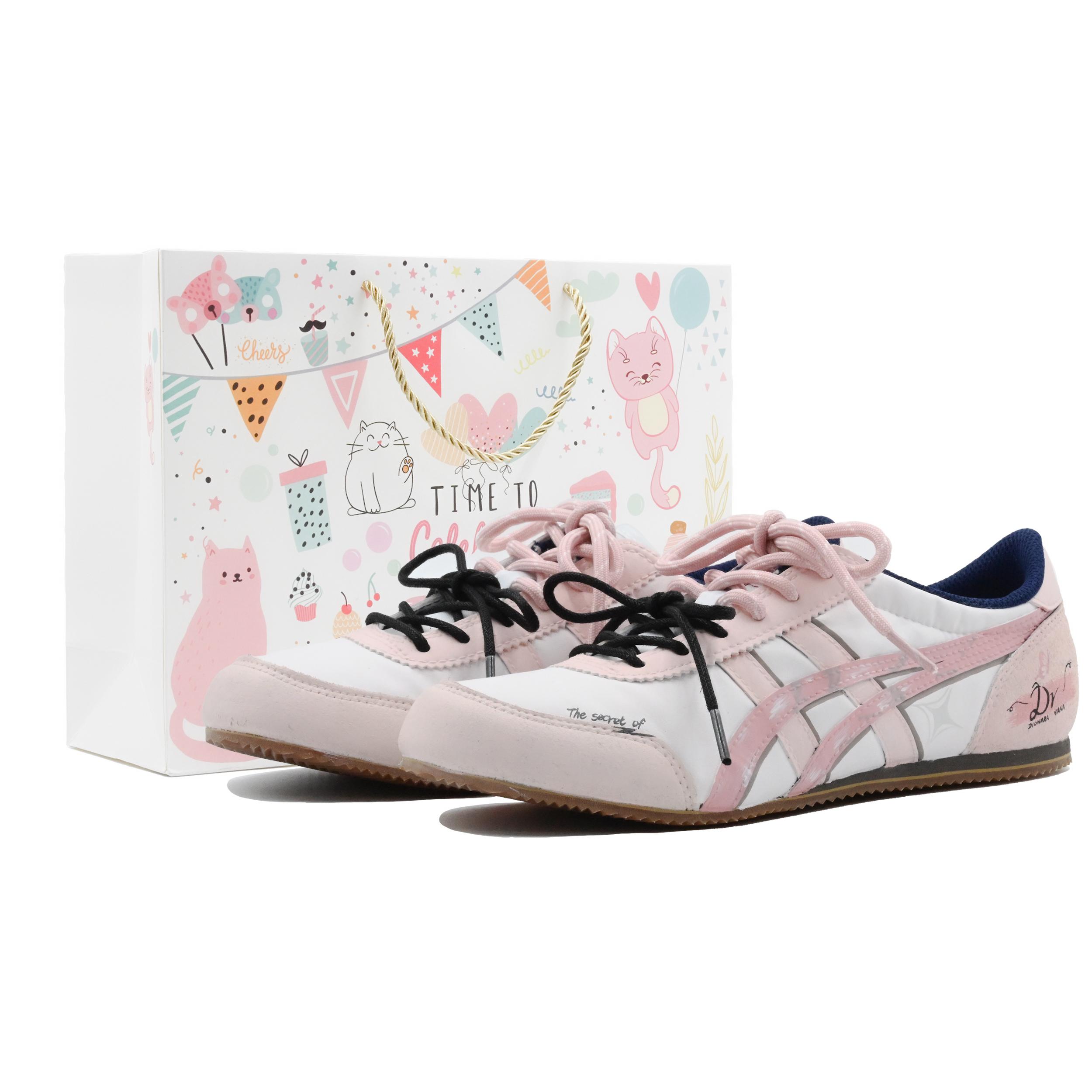 Onitsuka Tiger Track Trainer Pink Kiss Gift Abrasion Resistant Low top Casual Shoes Unisex Beige Pink 1183C287-100(Team292-S-BOX 39
Onitsuka Tiger Track Trainer Pink Kiss Gift Abrasion Resistant Low top Casual Shoes Unisex Beige Pink 1183C287-100(Team292-S-BOX 39