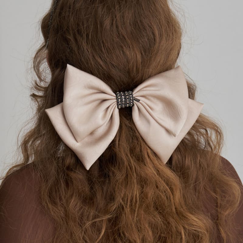 Jean Paul Clarisse Mode Crystal Ribbon Auto Pin JP-25-080AB beige
Jean Paul Clarisse Mode Crystal Ribbon Auto Pin JP-25-080AB beige