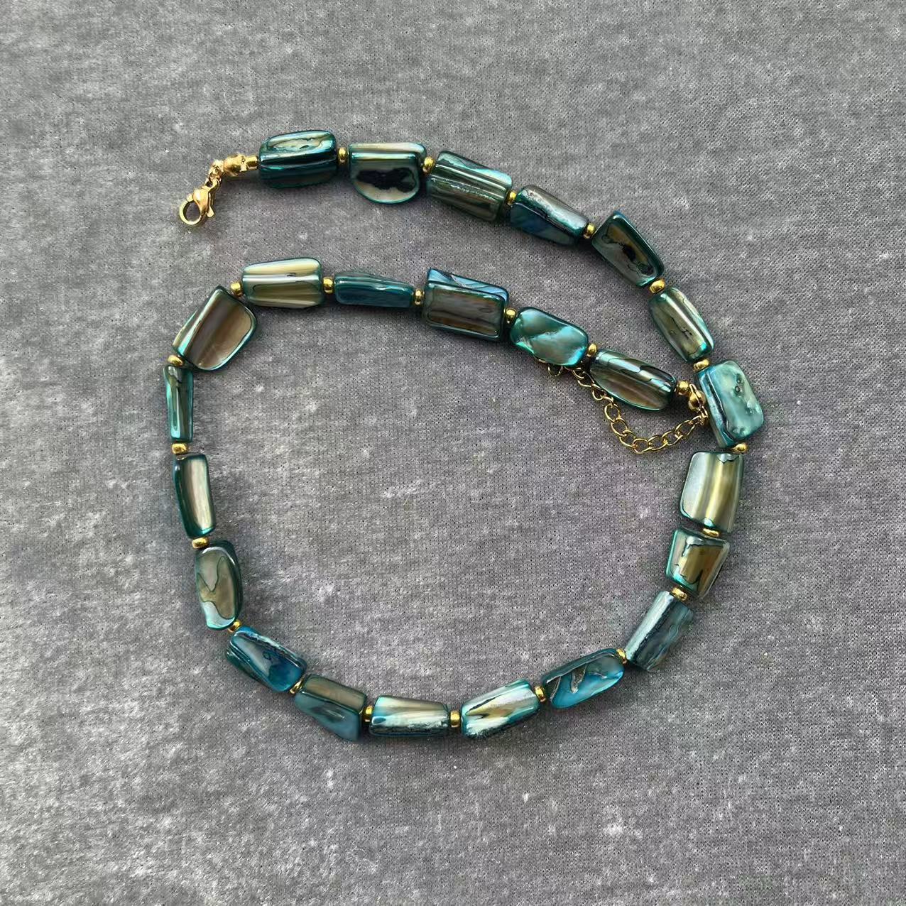 Bohemian Vintage Colored Shell Pendant Necklace Stacked Shell Collarbone Chain Vacation Style
Bohemian Vintage Colored Shell Pendant Necklace Stacked Shell Collarbone Chain Vacation Style