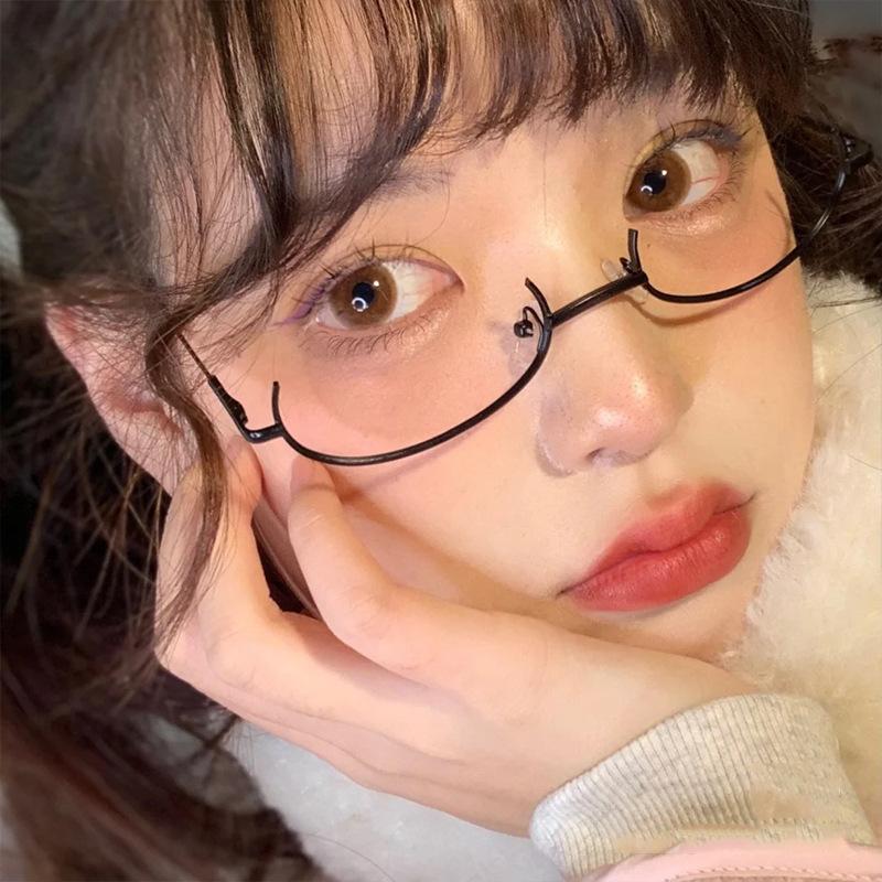 Fashion Metal Glasses Frame Half Frame Without Lens Girl Chic Cosplay Party Decoration Accessories Photography Support
Fashion Metal Glasses Frame Half Frame Without Lens Girl Chic Cosplay Party Decoration Accessories Photography Support