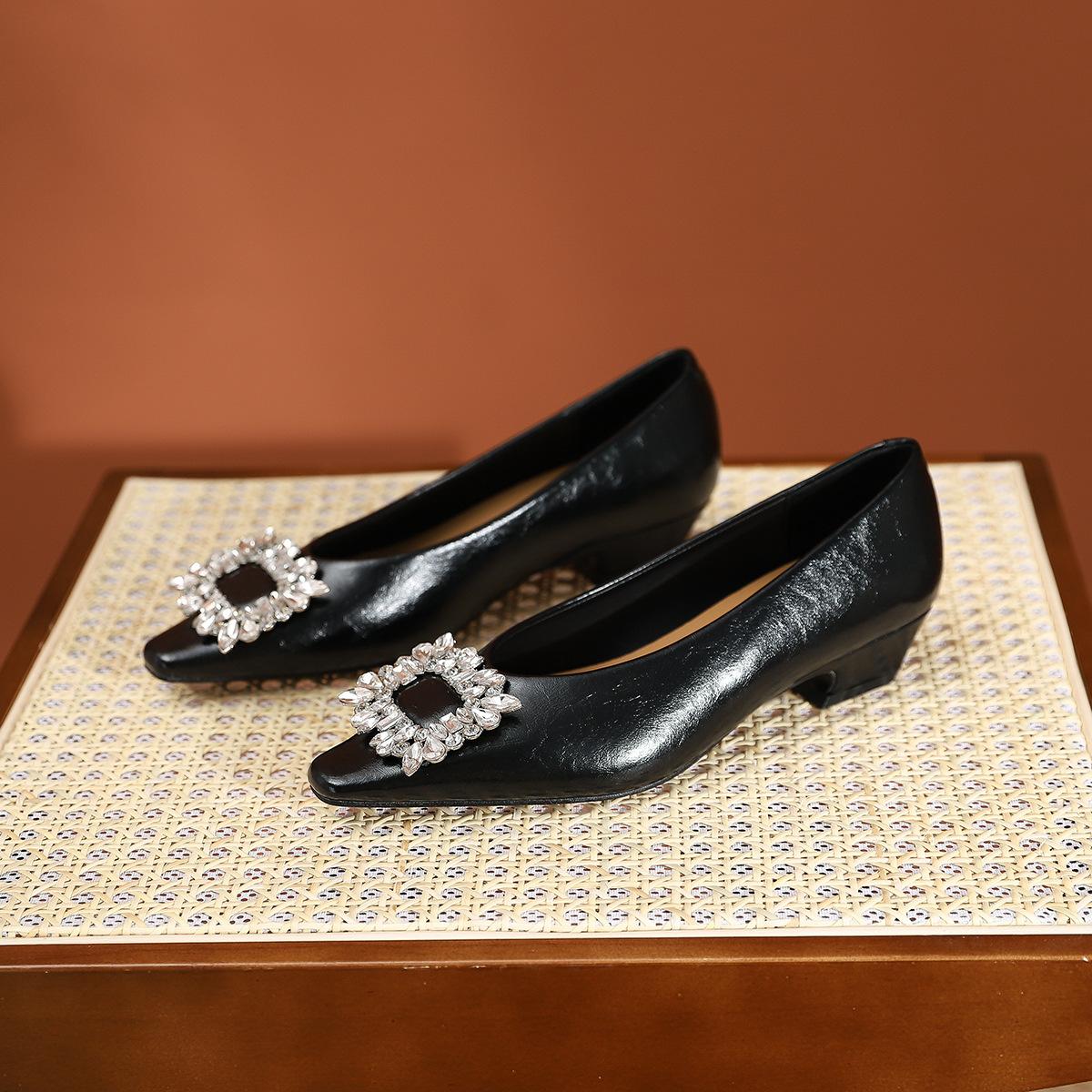 807-3 niche temperament rhinestone pointed middle heel single shoes spring and autumn new square buckle banquet women s shoes thick heel single shoes 35 чёрный
807-3 niche temperament rhinestone pointed middle heel single shoes spring and autumn new square buckle banquet women s shoes thick heel single shoes 35 чёрный