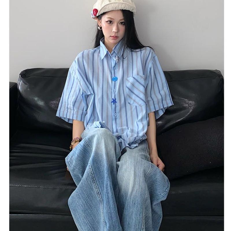 Female s Blue Striped Shirts Summer Short Sleeved Single Breasted Blouses American Loose Vacation Style Lapel Tops M синий
Female s Blue Striped Shirts Summer Short Sleeved Single Breasted Blouses American Loose Vacation Style Lapel Tops M синий