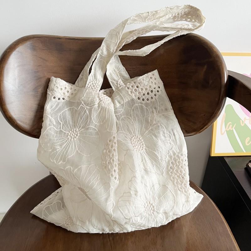 French Literature Art Heavy Industry Hollow Embroidery Shoulder Bag Tensel Nylon Cloth Gentle Romantic Temperament Women s Semi-transparent
French Literature Art Heavy Industry Hollow Embroidery Shoulder Bag Tensel Nylon Cloth Gentle Romantic Temperament Women s Semi-transparent