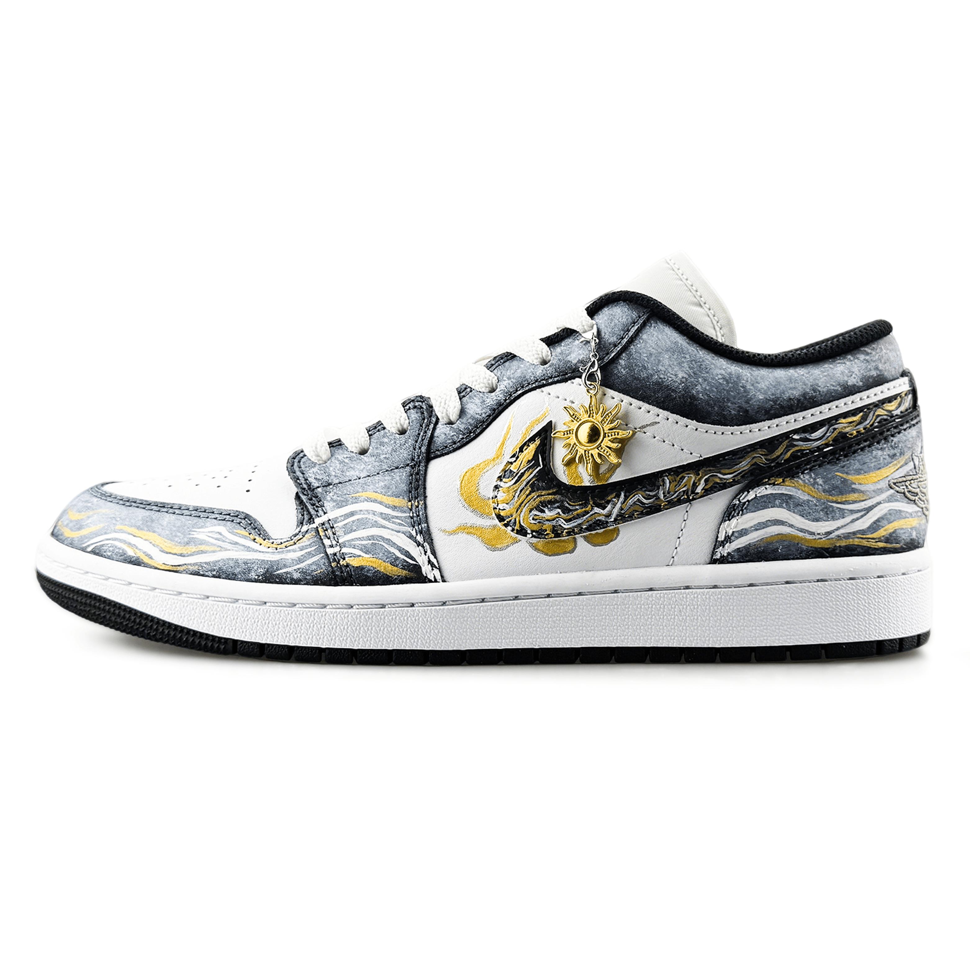 Jordan Air Jordan 1 Abrasion Resistant Low top Vintage Basketball Shoes Unisex Black Gold 553558-165(Team1513-BOX) 38.5
Jordan Air Jordan 1 Abrasion Resistant Low top Vintage Basketball Shoes Unisex Black Gold 553558-165(Team1513-BOX) 38.5