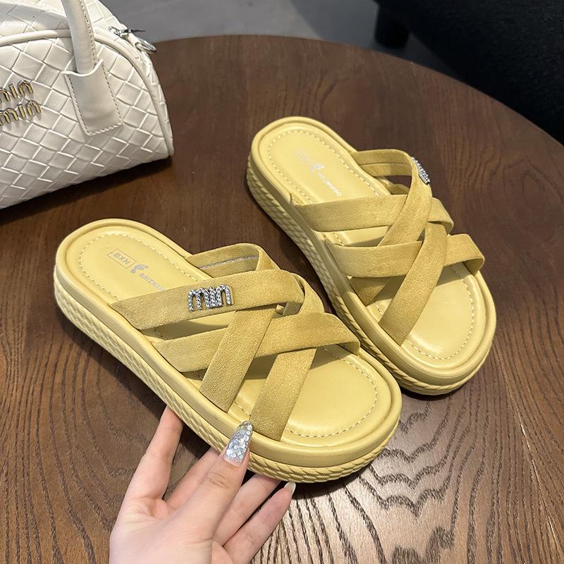 Slippers women s summer outer wear 2025 new muffin thick-bottomed beach with skirt cool slippers 40 жовтий
Slippers women s summer outer wear 2025 new muffin thick-bottomed beach with skirt cool slippers 40 жовтий