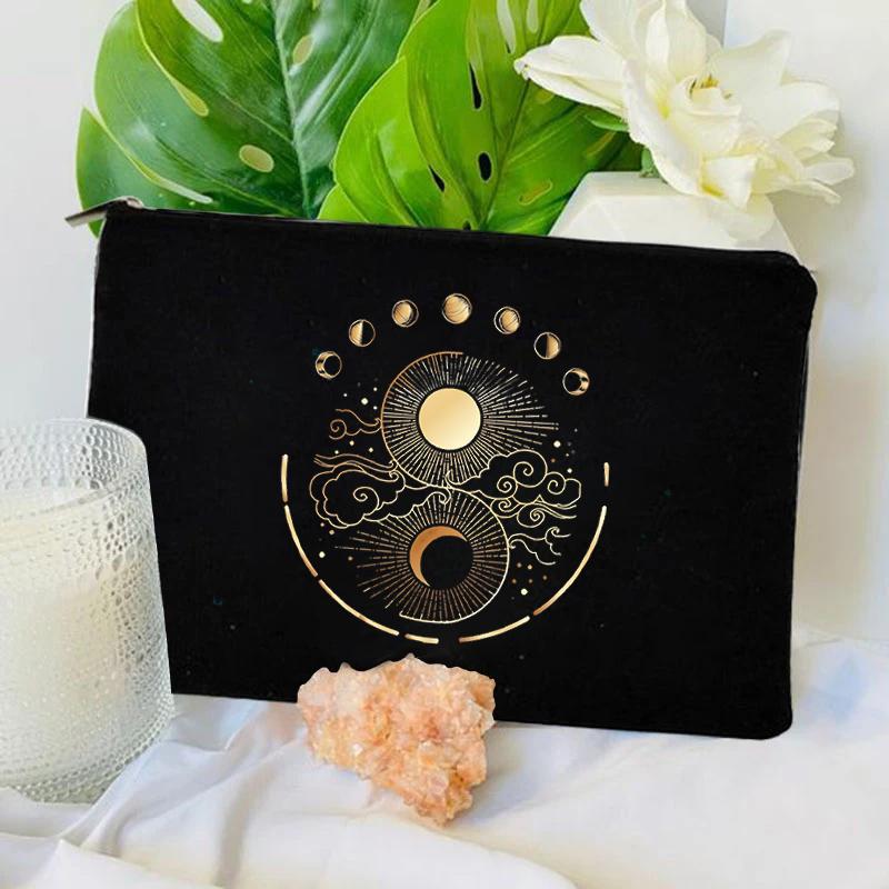 Mystical Sun and Moon Print Lady Clutch Bag Designer Zipper Makeup Bag Mystical Moon Sun Essential Party Gift Women Cosmetic Bag
Mystical Sun and Moon Print Lady Clutch Bag Designer Zipper Makeup Bag Mystical Moon Sun Essential Party Gift Women Cosmetic Bag