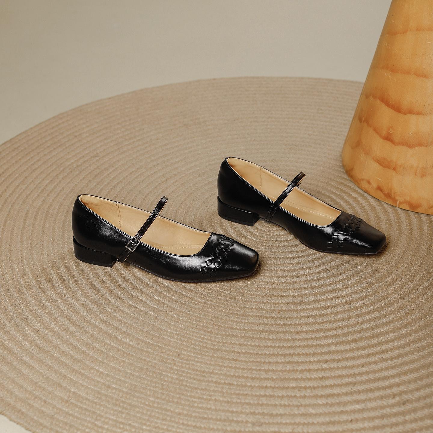 French woven retro single shoes women s 2025 new square head with Mary Jane versatile high heels are not tired 40 чорний
French woven retro single shoes women s 2025 new square head with Mary Jane versatile high heels are not tired 40 чорний