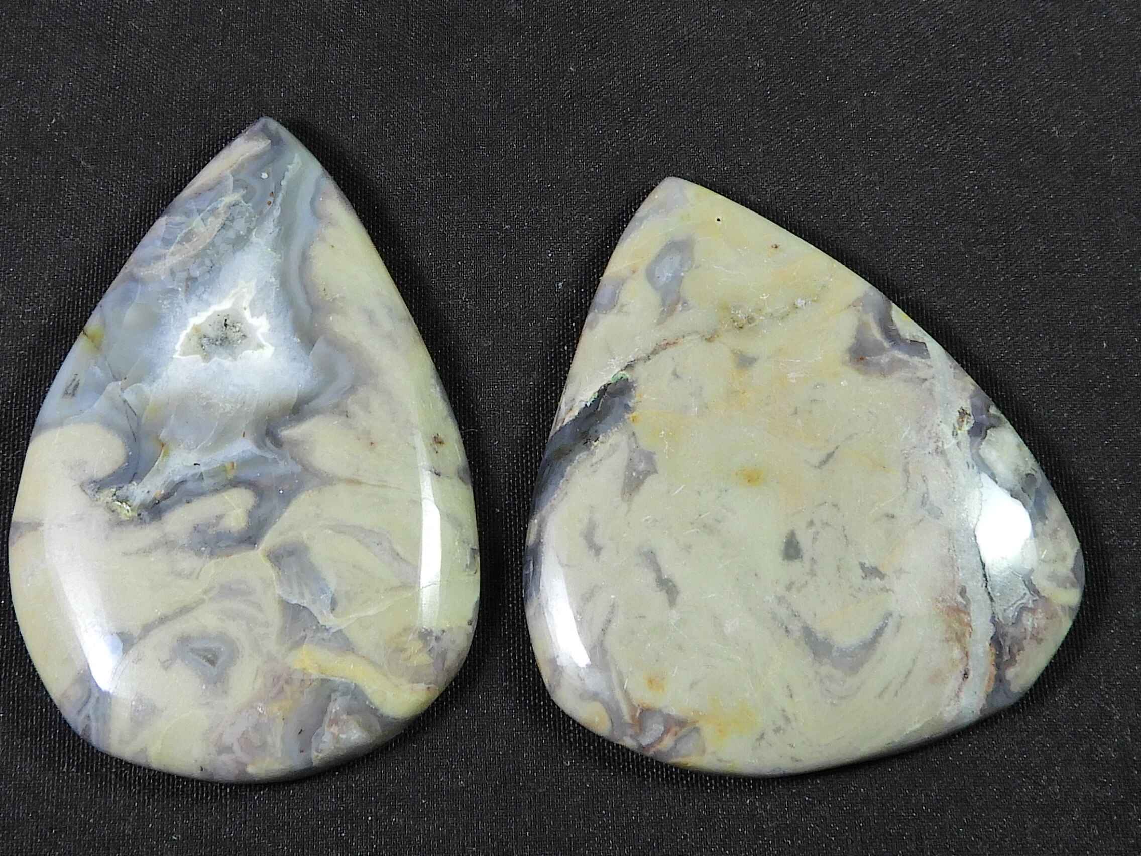 158Cts. Натуральный кофейный яшма 2 шт. груша кабошон драгоценный камень россыпью 43-48 мм RQ-1434
158Cts. Натуральный кофейный яшма 2 шт. груша кабошон драгоценный камень россыпью 43-48 мм RQ-1434
