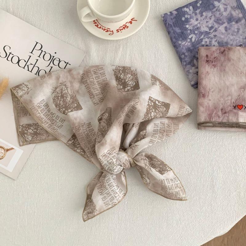 Square scarf cotton high-end literary bag, headscarf, headband, neck protection, scarf, small shawl, scarf, silk scarf.
Square scarf cotton high-end literary bag, headscarf, headband, neck protection, scarf, small shawl, scarf, silk scarf.