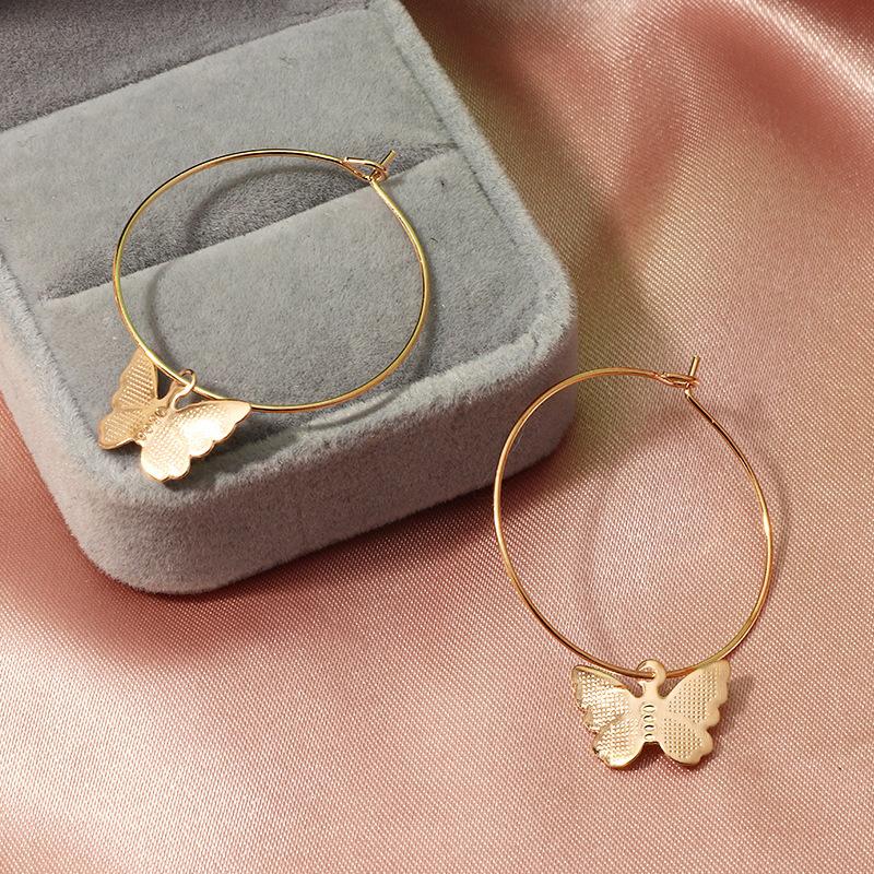 4CM Big Round Hoop Earring Butterfly Pendant for Women Exaggerated Rock Simple Gold Color Ear Zircon Accessories Brincos
4CM Big Round Hoop Earring Butterfly Pendant for Women Exaggerated Rock Simple Gold Color Ear Zircon Accessories Brincos
