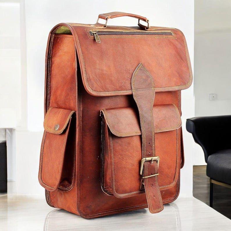 Кожаный рюкзак для мужчин, сумка кроссбоди в деревенском стиле, дорожная сумка, подарок для шафера, маленькая сумка для ноутбука, подарок для него, подарок для хипстера 16 x 12 x 5 in
Кожаный рюкзак для мужчин, сумка кроссбоди в деревенском стиле, дорожная сумка, подарок для шафера, маленькая сумка для ноутбука, подарок для него, подарок для хипстера 16 x 12 x 5 in