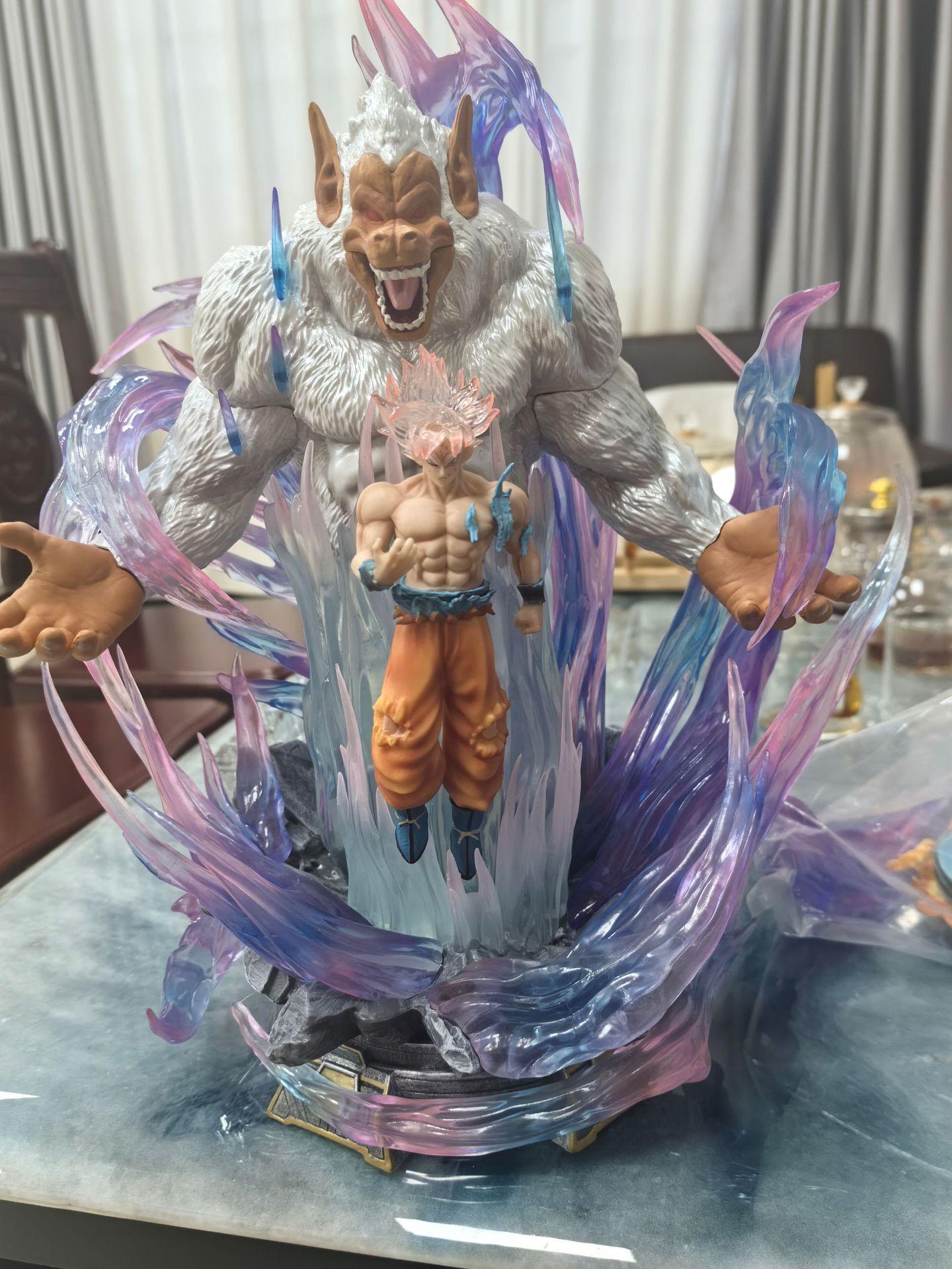 Dragon Ball GK Figure: Great Ape Goku & Ultra Instinct Goku
Dragon Ball GK Figure: Great Ape Goku & Ultra Instinct Goku