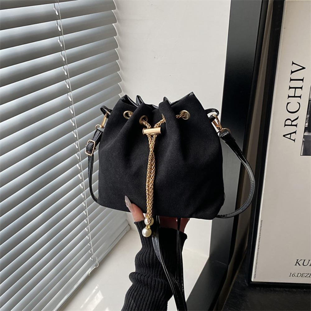 Portable Large Capacity Crossbody Bags Adjustable Strap Solid Color Shoulder Bag Faux Suede Drawstring Women s Handbags Women чёрный
Portable Large Capacity Crossbody Bags Adjustable Strap Solid Color Shoulder Bag Faux Suede Drawstring Women s Handbags Women чёрный
