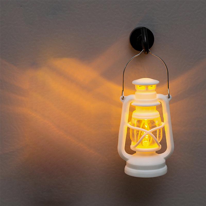 Мини Ретро Керосиновая Лампа Наклейка на Холодильник Подвесной Элемент Светящееся Украшение Ночник Кукольный Домик Украшения Lantern белый
Мини Ретро Керосиновая Лампа Наклейка на Холодильник Подвесной Элемент Светящееся Украшение Ночник Кукольный Домик Украшения Lantern белый
