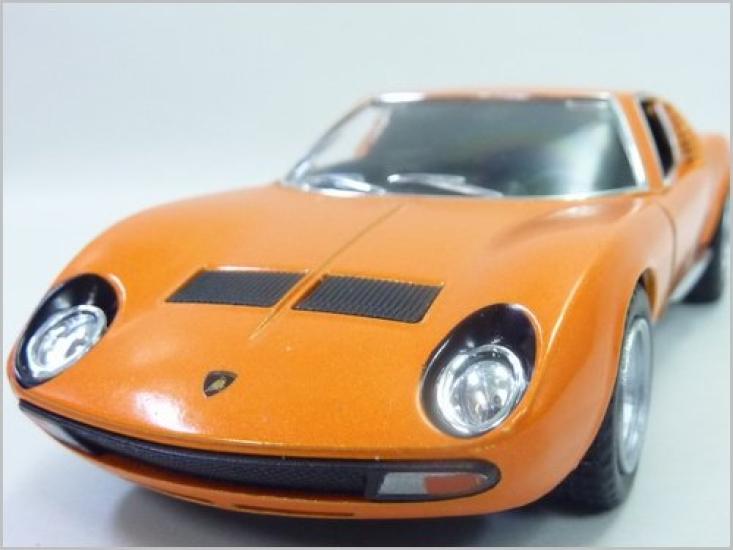 Kinsmart Lamborghini Miura P400SV масштабная литая модель автомобиля 1/34 (оранжевый)
Kinsmart Lamborghini Miura P400SV масштабная литая модель автомобиля 1/34 (оранжевый)