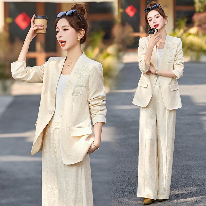 Элегантный женский комплект пальто и брюк Весна 2025 (HE5010) L (125-140 catties) белый/кремовый
Элегантный женский комплект пальто и брюк Весна 2025 (HE5010) L (125-140 catties) белый/кремовый