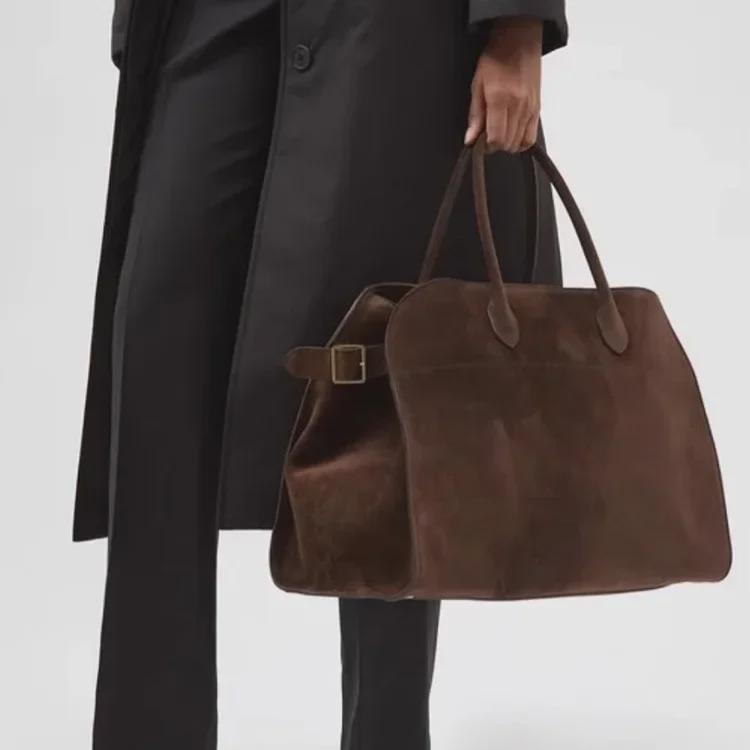 High-End Large-Capacity Underarm Briefcase Tote and Shoulder Messenger Bag for Commuters
High-End Large-Capacity Underarm Briefcase Tote and Shoulder Messenger Bag for Commuters