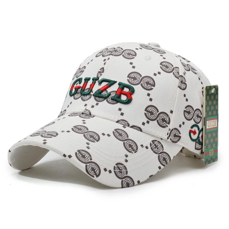 New embroidered letter baseball cap, sunshade, sunscreen, fashion and leisure, a must for men and women to travel in spring and autumn білий
New embroidered letter baseball cap, sunshade, sunscreen, fashion and leisure, a must for men and women to travel in spring and autumn білий