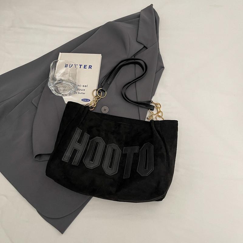 Trendy Large Capacity Black Pu Tote Bag With Stylish Letters For Everyday Use
Trendy Large Capacity Black Pu Tote Bag With Stylish Letters For Everyday Use