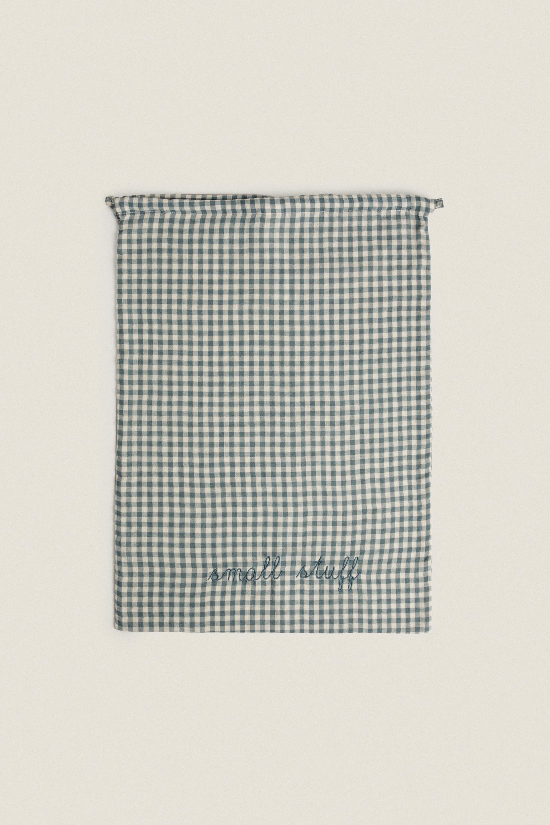 ДЕТСКАЯ СУМКА ДЛЯ ПРАЧЕНИЯ В ГИНГЕМЕ
ДЕТСКАЯ СУМКА ДЛЯ ПРАЧЕНИЯ В ГИНГЕМЕ