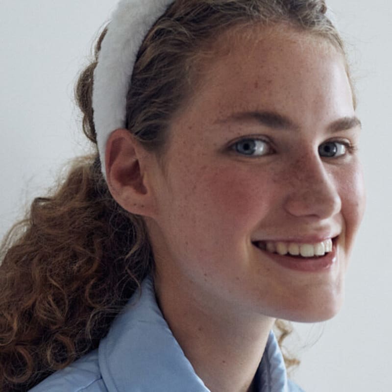 Белая меховая повязка на голову Elizabeth Moments without Ribbon
Белая меховая повязка на голову Elizabeth Moments without Ribbon