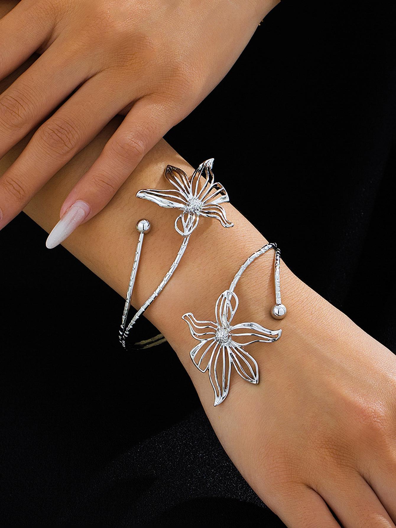 Women s Floral Summer Party Bangle - Perfect for Weddings, Proms, Vacations & Casual Occasions
Women s Floral Summer Party Bangle - Perfect for Weddings, Proms, Vacations & Casual Occasions