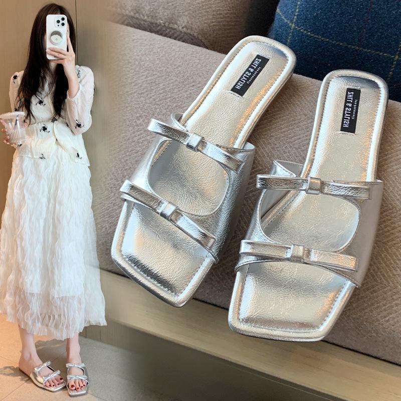 261-3 Sandals women s summer wear flat-soled cool slippers silver beach shoes wide feet fat feet large size women s shoes 41 35
261-3 Sandals women s summer wear flat-soled cool slippers silver beach shoes wide feet fat feet large size women s shoes 41 35
