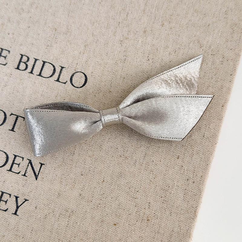 Заколка для волос «Серебряный бант» «Роза» Заколка для волос «Сладкая прохлада» Заколка для волос «Утиный клюв» Заколка для челки Аксессуар для волос 10cm*2.5cm
Заколка для волос «Серебряный бант» «Роза» Заколка для волос «Сладкая прохлада» Заколка для волос «Утиный клюв» Заколка для челки Аксессуар для волос 10cm*2.5cm