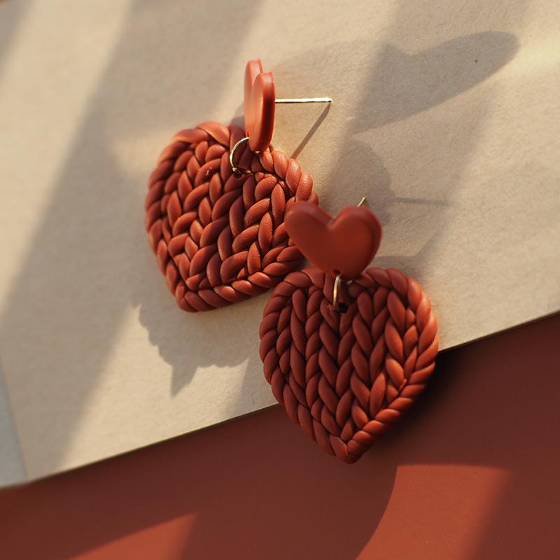 Handmade Cute Knitting Braided Pattern Heart Shape Multi Solid Colors Love Khaki Polymer Clay Earring Dangle Sets Jewelry Gifts красный
Handmade Cute Knitting Braided Pattern Heart Shape Multi Solid Colors Love Khaki Polymer Clay Earring Dangle Sets Jewelry Gifts красный
