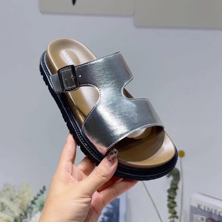 Fashion Flip-flops Women 2025 Summer New One Word Flip-flops Flat Beach Sandals 35 серебряный
Fashion Flip-flops Women 2025 Summer New One Word Flip-flops Flat Beach Sandals 35 серебряный