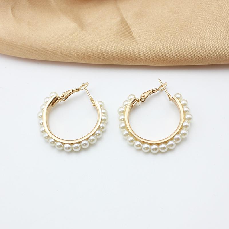 Exaggerated Imitation Pearl Round Hoop Earrings for Women Hiphop Punk Metal Creative Geometry Loop Zircon Accessory Girl Gift
Exaggerated Imitation Pearl Round Hoop Earrings for Women Hiphop Punk Metal Creative Geometry Loop Zircon Accessory Girl Gift