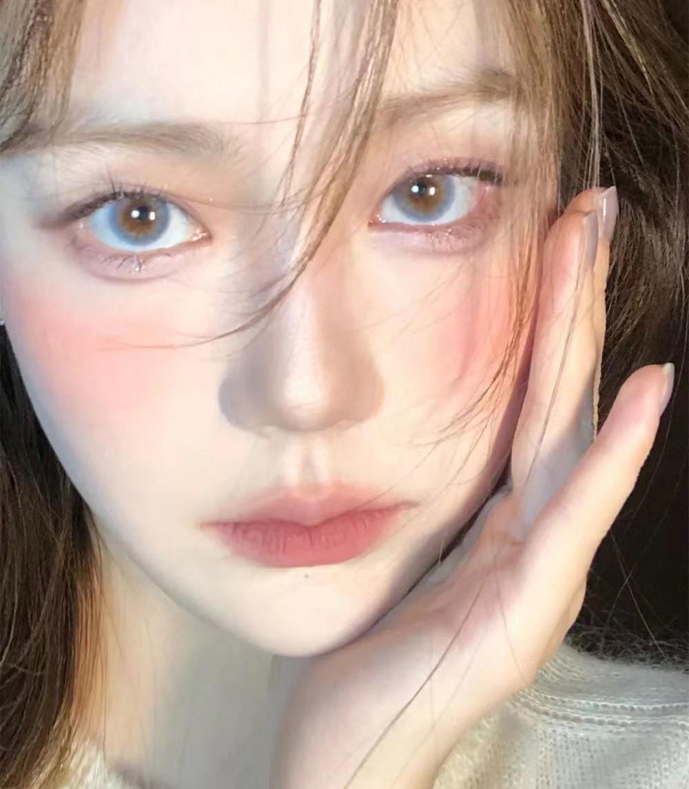 Manwan Fog-Feel Liquid Eyeshadow in Gray-Pink Coffee, Matte Shimmer, Single Earth Tone, Bean Paste Color
Manwan Fog-Feel Liquid Eyeshadow in Gray-Pink Coffee, Matte Shimmer, Single Earth Tone, Bean Paste Color