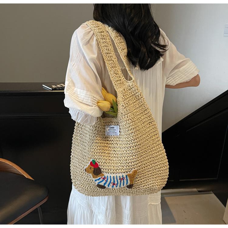 2025 new spring and summer niche shoulder bag hollow straw bag woven bag magnetic buckle double shoulder strap handbag покинуть белый
2025 new spring and summer niche shoulder bag hollow straw bag woven bag magnetic buckle double shoulder strap handbag покинуть белый