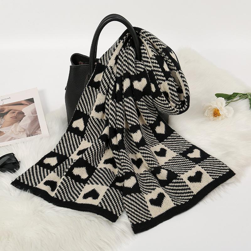 New couple plaid love knitted shawl scarf women s autumn and winter thickened warm student scarf 170*30CM
New couple plaid love knitted shawl scarf women s autumn and winter thickened warm student scarf 170*30CM