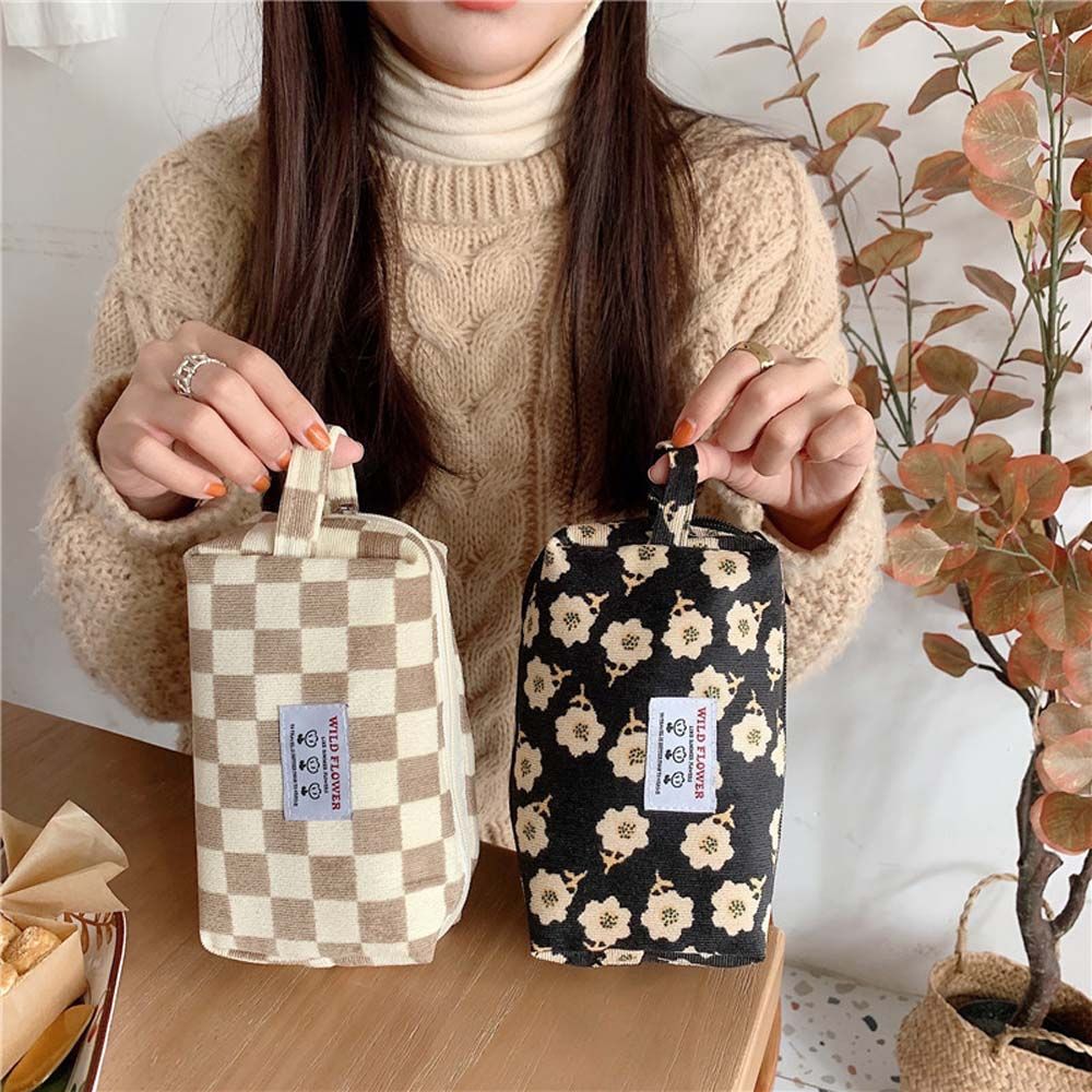 Fashion Large-capacity Wash bag Flowers Plaid Lipsticks Bag Pencil Case Women Cosmetic bag Handbag 03
Fashion Large-capacity Wash bag Flowers Plaid Lipsticks Bag Pencil Case Women Cosmetic bag Handbag 03