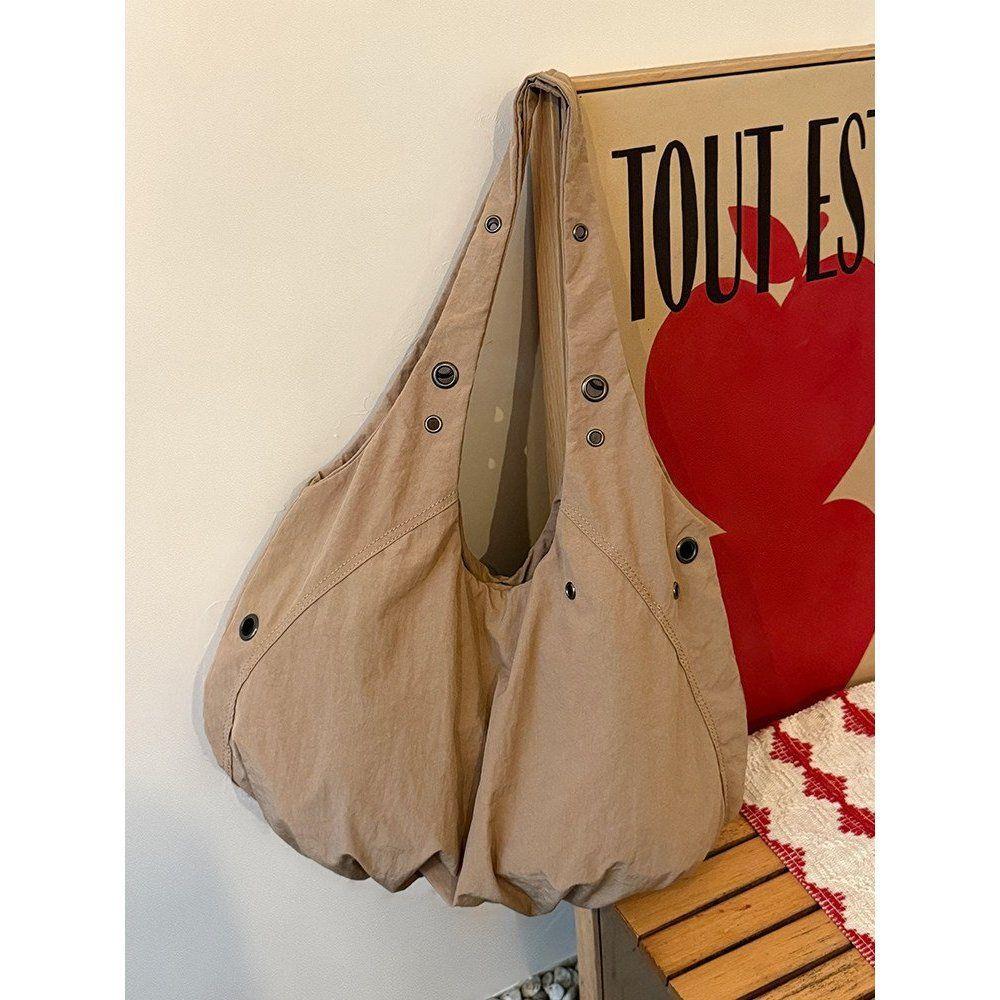 Single-shoulder Bag - Large Capacity, Lightweight, Portable Tote Bag for Women, Simple Commuter Bag
Single-shoulder Bag - Large Capacity, Lightweight, Portable Tote Bag for Women, Simple Commuter Bag