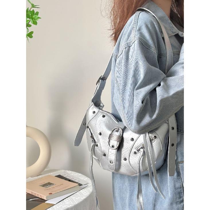 New Style Handheld Rivet Single Shoulder Crossbody Bag for Women Fashionable Trendy Large Capacity Stylish Versatile Crossbody Bag срібний
New Style Handheld Rivet Single Shoulder Crossbody Bag for Women Fashionable Trendy Large Capacity Stylish Versatile Crossbody Bag срібний