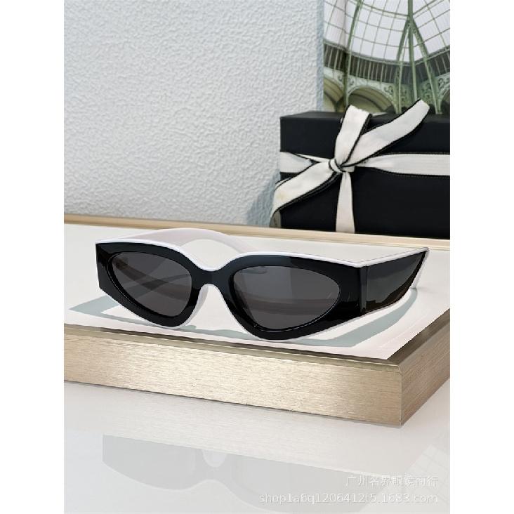 New panda sunglasses, cat-eye black and white sunglasses, slimming and face-covering, recommended by internet celebrities, trendy glasses Black and white without b
New panda sunglasses, cat-eye black and white sunglasses, slimming and face-covering, recommended by internet celebrities, trendy glasses Black and white without b