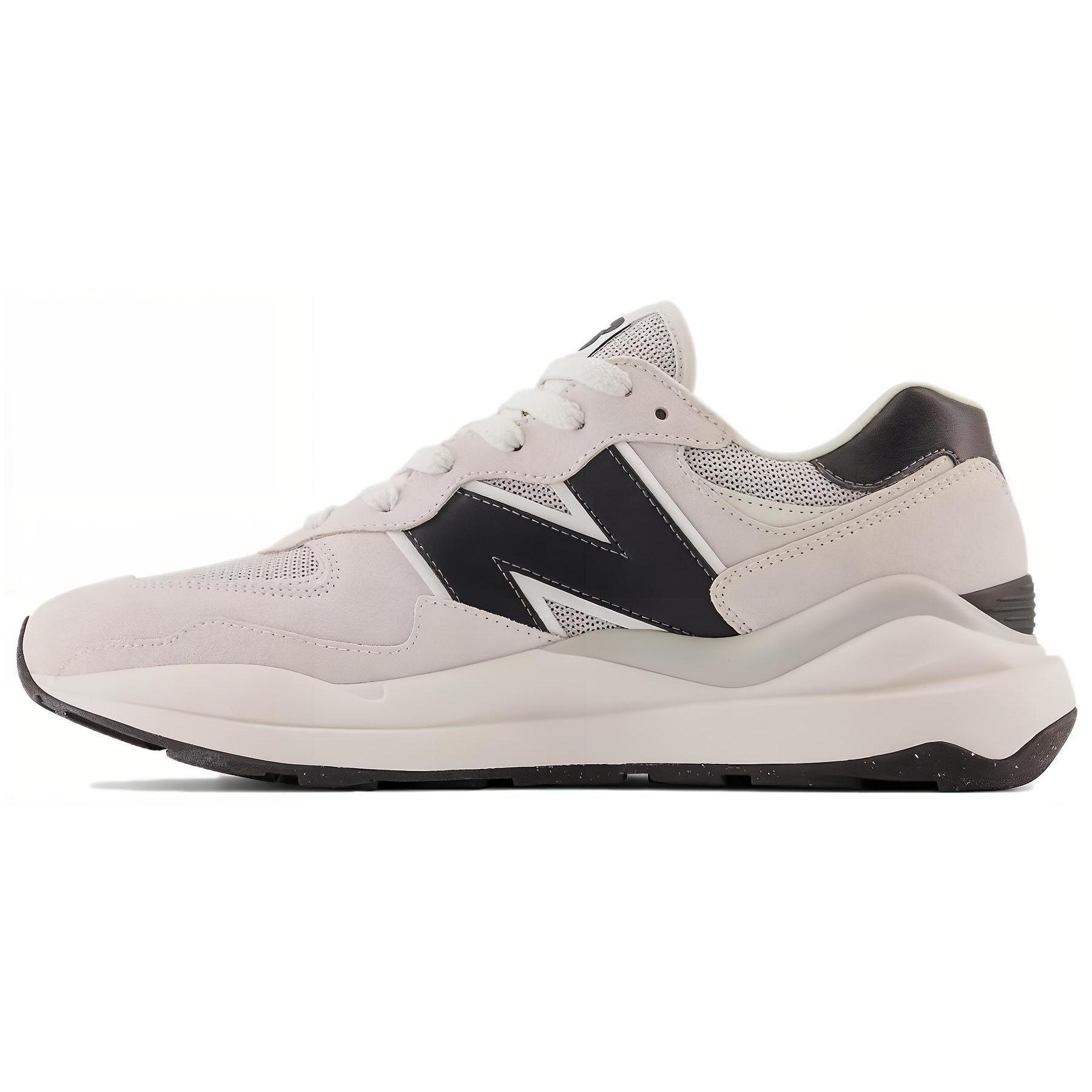 New Balance 57/40 Reflection Phantom 43
New Balance 57/40 Reflection Phantom 43