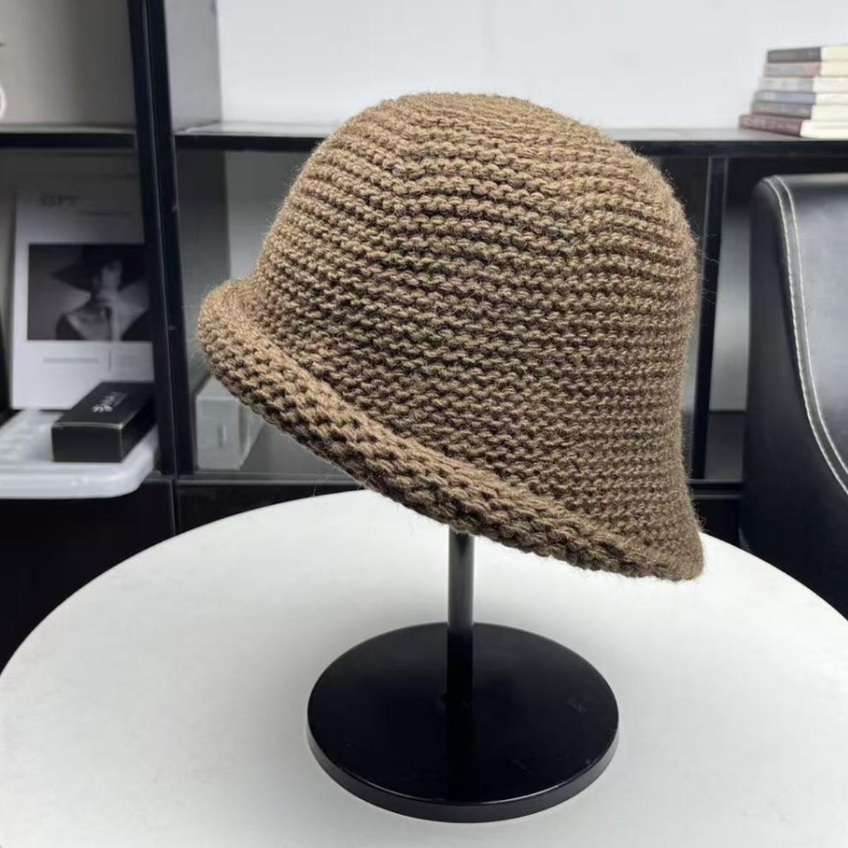 Retro crimped knitted fisherman s hat children s autumn and winter warm versatile washbasin hat wool hat M(55-58cm) коричневый
Retro crimped knitted fisherman s hat children s autumn and winter warm versatile washbasin hat wool hat M(55-58cm) коричневый