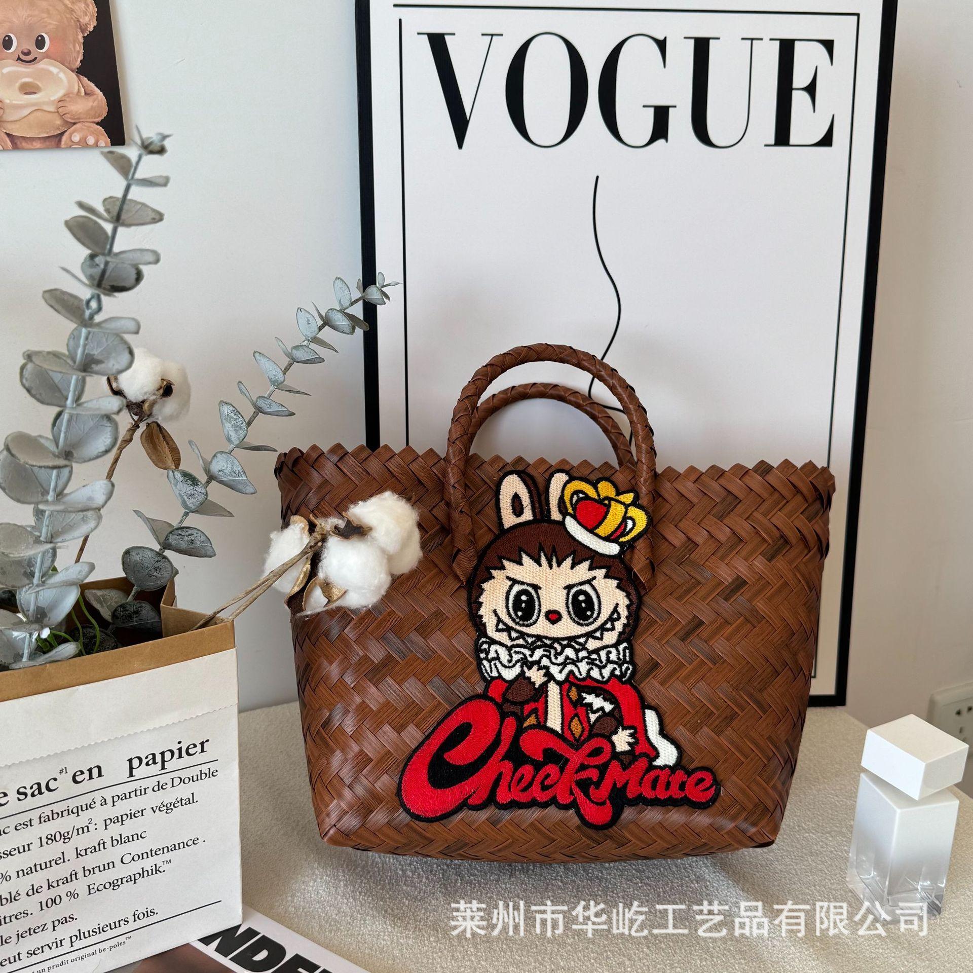 2025 новая плетеная вручную сумка овощная корзина милый мультяшный большая вместимость сумка-тоут для通勤
2025 новая плетеная вручную сумка овощная корзина милый мультяшный большая вместимость сумка-тоут для通勤