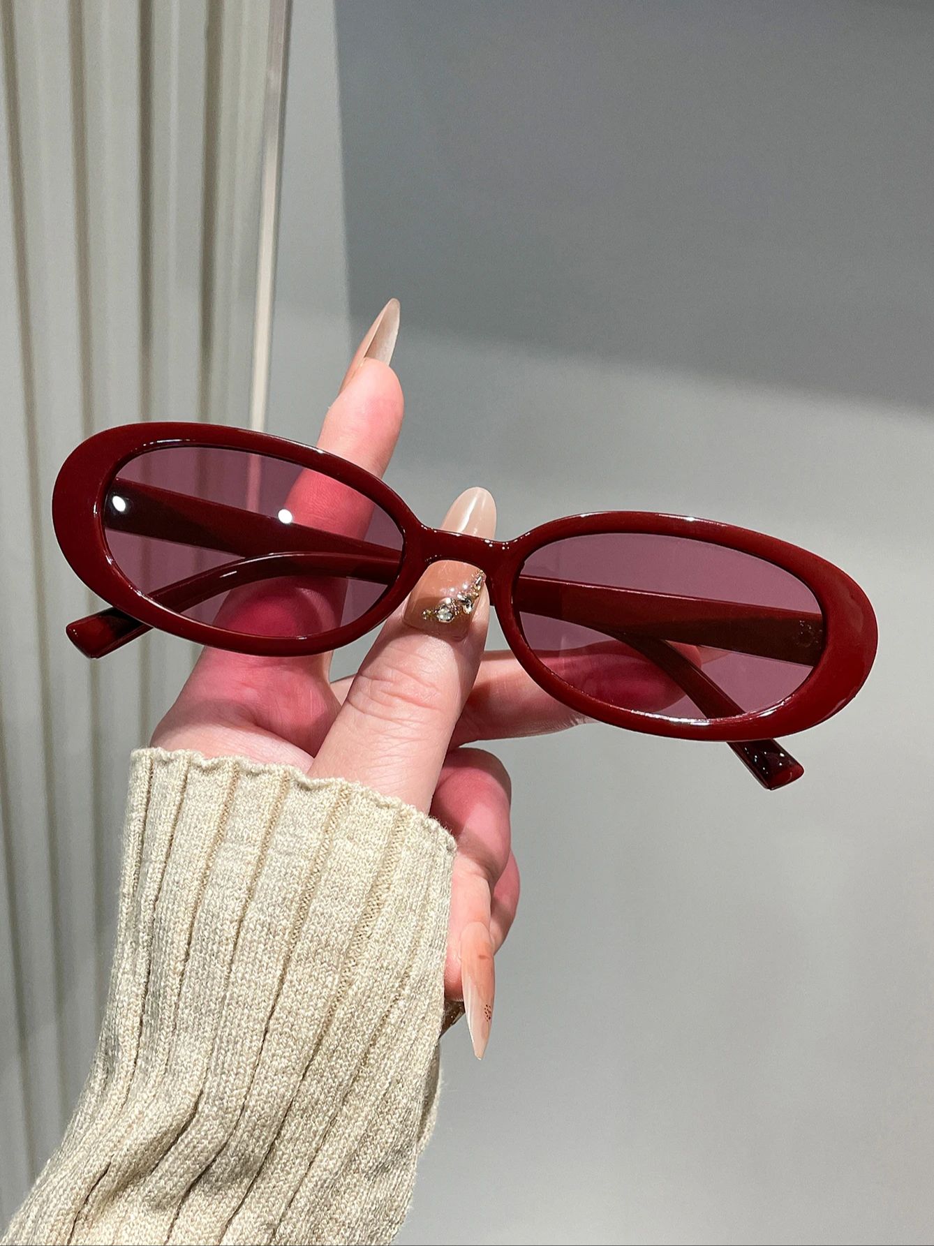 1PC Fashionable Oval Sunglasses Small Frame Unisex Bright Colors Ideal for Summer Beach Travel Wear бордовый
1PC Fashionable Oval Sunglasses Small Frame Unisex Bright Colors Ideal for Summer Beach Travel Wear бордовый