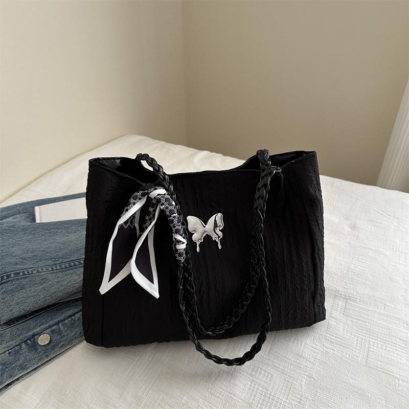 Стильная корейская французская сумка-тоут с бабочкой для женщин, большая вместимость, повседневная наплечная сумка
Стильная корейская французская сумка-тоут с бабочкой для женщин, большая вместимость, повседневная наплечная сумка