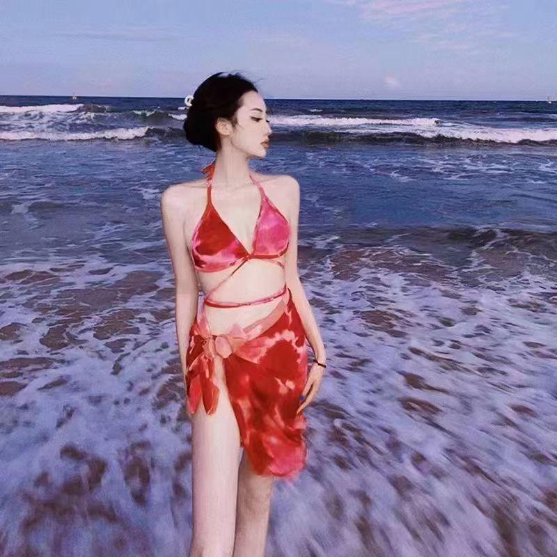 Women s European & American Tie-Dye Bikini Three-Piece Set with Cover-Up - Sexy Hot Girl Style for Spring Vacations Small червоний
Women s European & American Tie-Dye Bikini Three-Piece Set with Cover-Up - Sexy Hot Girl Style for Spring Vacations Small червоний