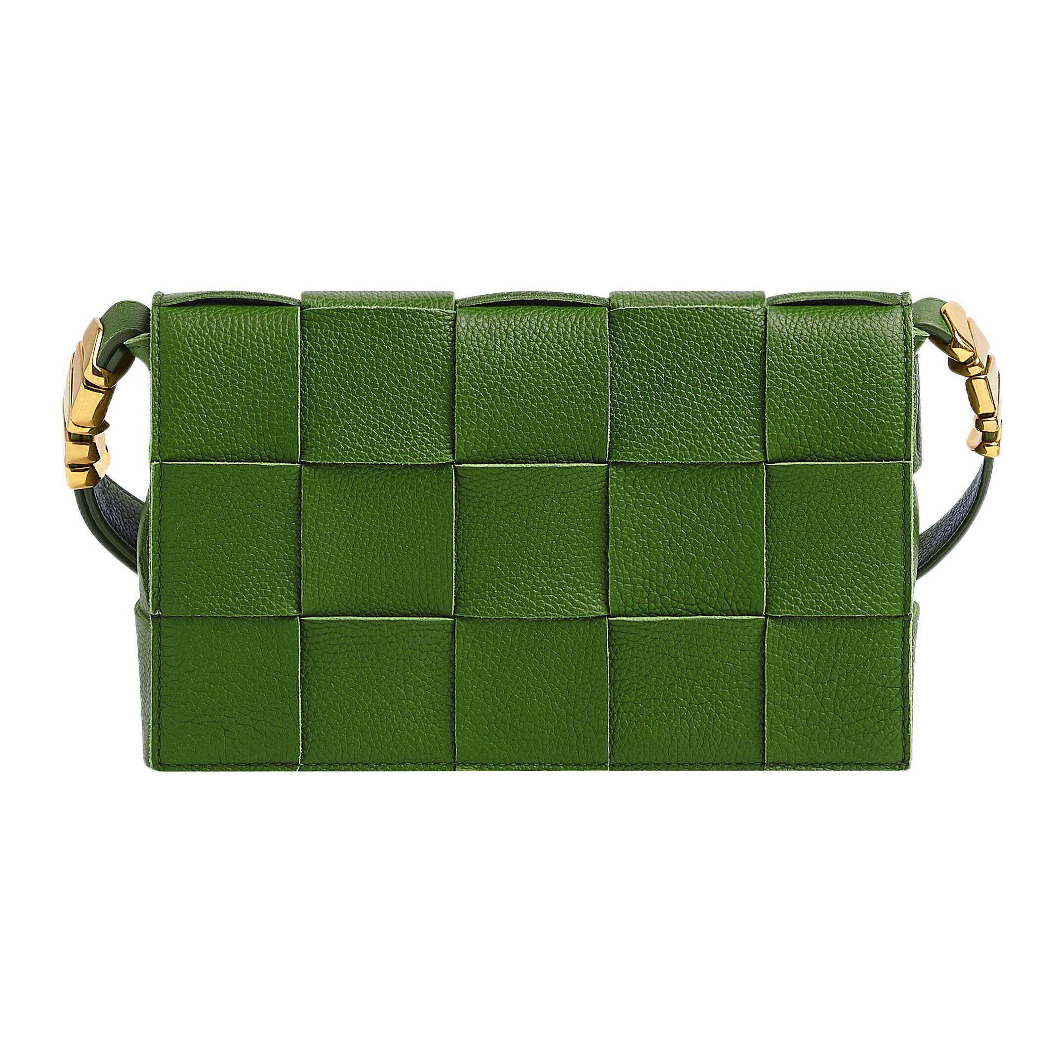 Серія сумок Bottega Veneta Cassette Pillow Bag Плетена в техніці Intreccio Магнітна застібка Шкіра та тканина Сумка на плече Crossbody кольору тофу 666870VCP113141 Basic Set (Bag+Dust Bag)
Серія сумок Bottega Veneta Cassette Pillow Bag Плетена в техніці Intreccio Магнітна застібка Шкіра та тканина Сумка на плече Crossbody кольору тофу 666870VCP113141 Basic Set (Bag+Dust Bag)
