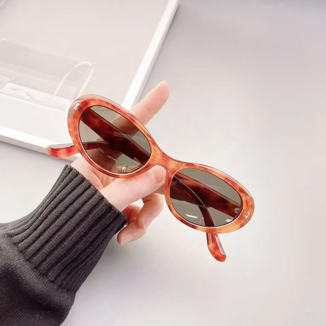 Latest Fashion Female Sunglasses Oval Shape UV Protection Cool Sun Eyeglasses Travelling Hiking Sunglasses Men
Latest Fashion Female Sunglasses Oval Shape UV Protection Cool Sun Eyeglasses Travelling Hiking Sunglasses Men