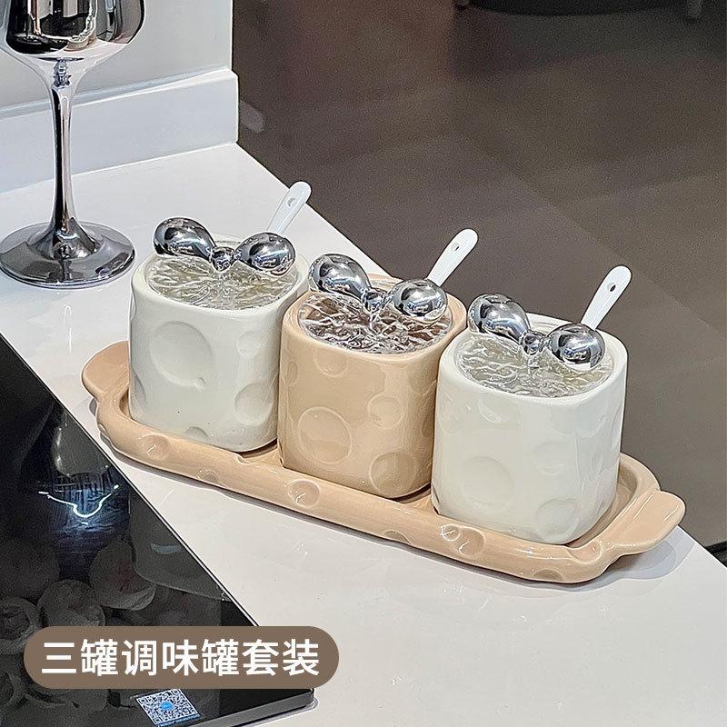 Набор банок для специй в форме сыра, креативная керамическая банка для специй в скандинавском стиле, органайзер для хранения соли и перца, домашние инструменты для приправ
Набор банок для специй в форме сыра, креативная керамическая банка для специй в скандинавском стиле, органайзер для хранения соли и перца, домашние инструменты для приправ