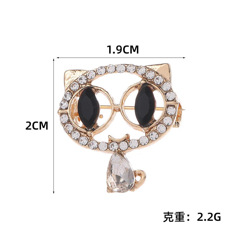 Hollow cat brooch, fashionable and cute anti-light temperament, diamond-encrusted pin shirt neckline corsage accessories
Hollow cat brooch, fashionable and cute anti-light temperament, diamond-encrusted pin shirt neckline corsage accessories